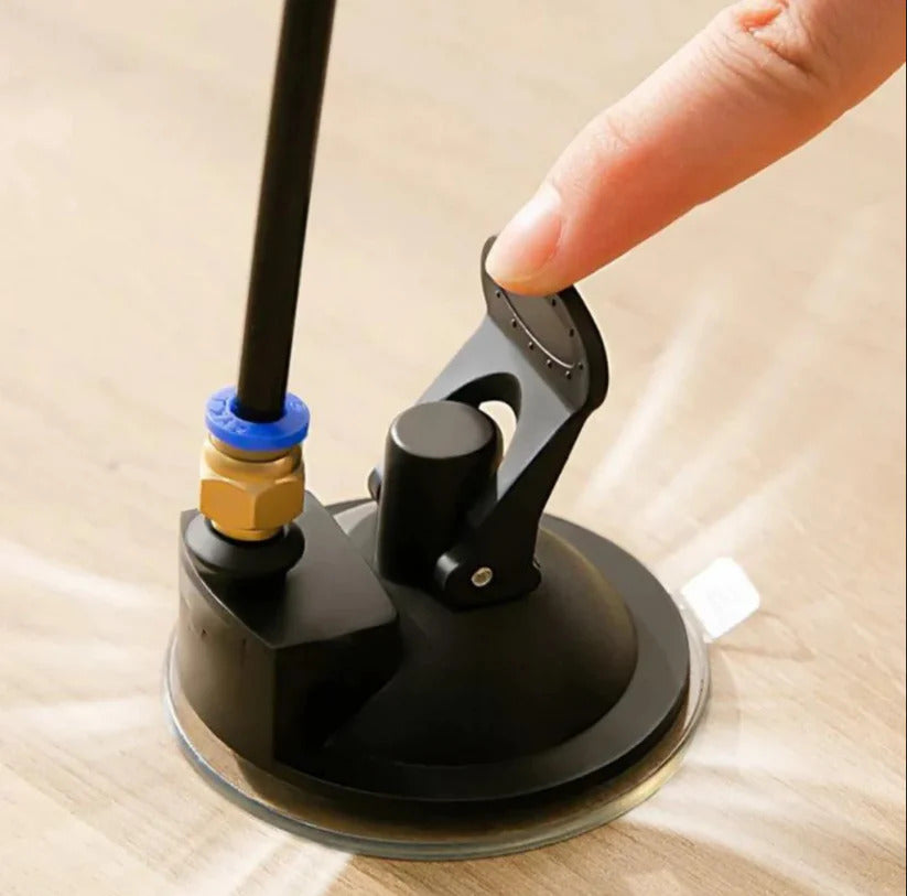 detalle de juguete interactivo para gatos con ventosa CatVenture